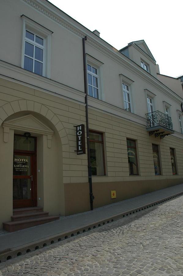 Hotel Srodmiejski Kielce Esterno foto