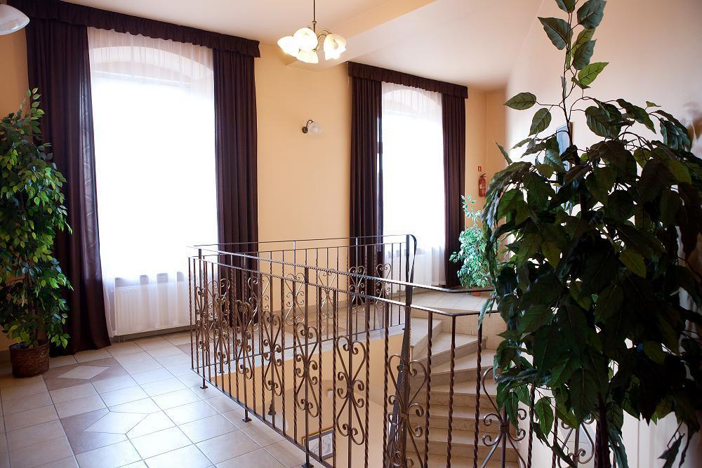 Hotel Srodmiejski Kielce Esterno foto