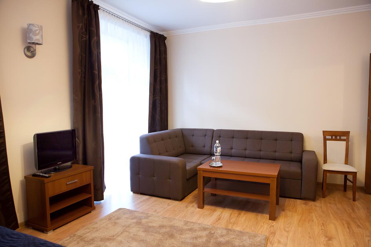 Hotel Srodmiejski Kielce Esterno foto