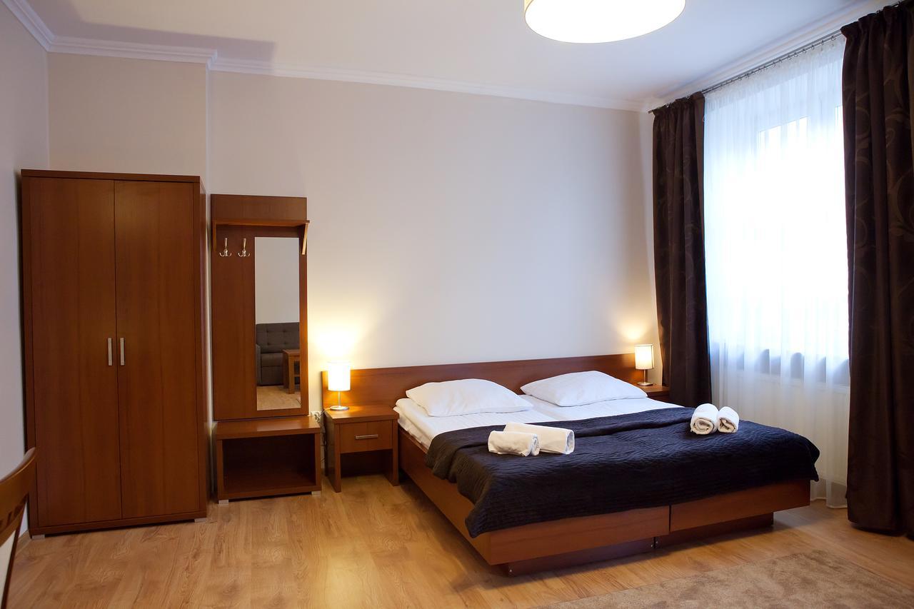 Hotel Srodmiejski Kielce Esterno foto