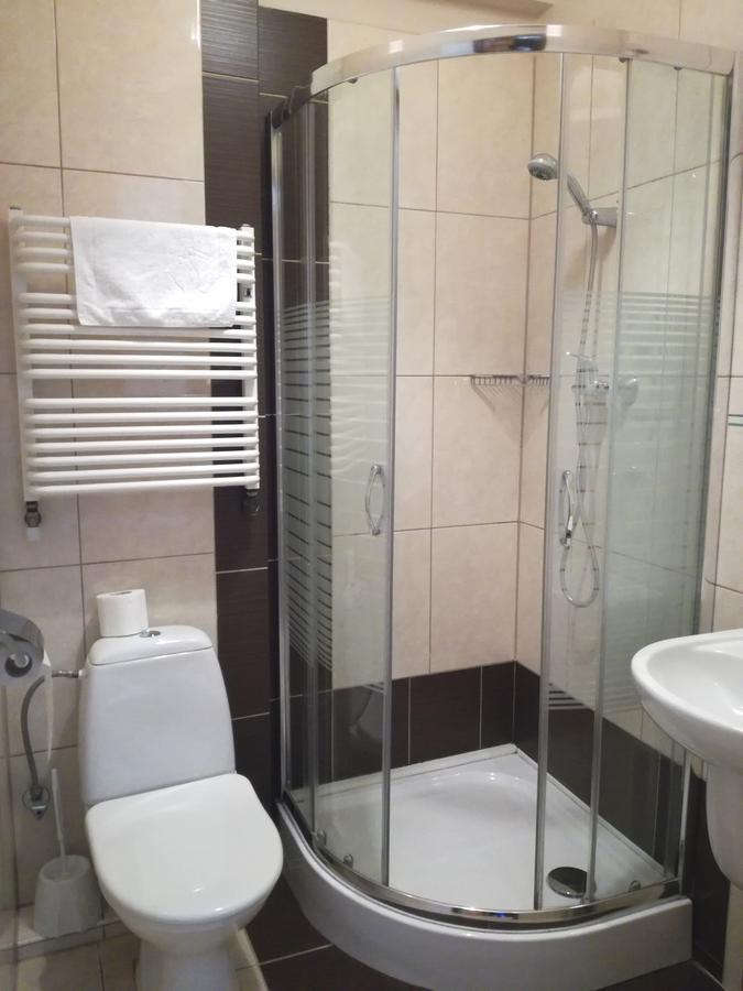 Hotel Srodmiejski Kielce Esterno foto
