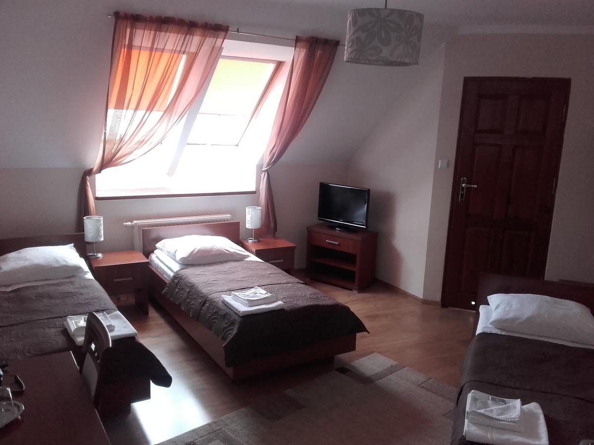 Hotel Srodmiejski Kielce Esterno foto